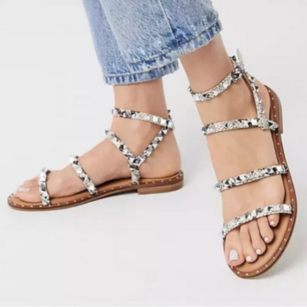 STEVE MADDEN Printed Studded Flat Sandals